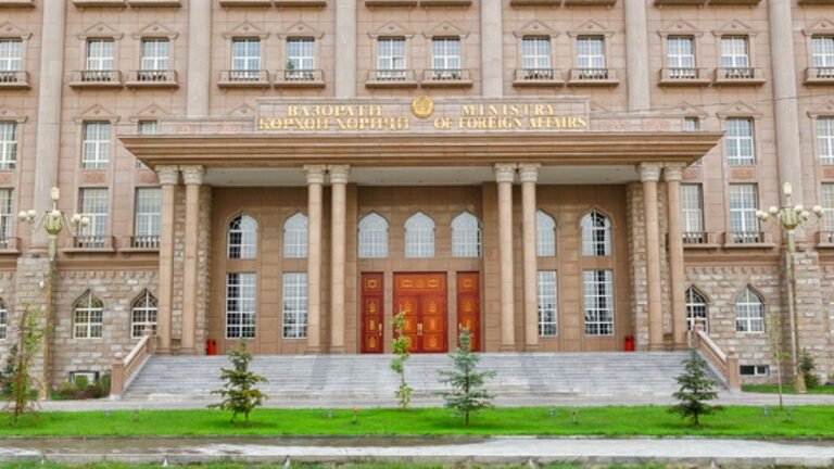 Тайғироти кадрӣ дар Вазорати корҳои хориҷӣ