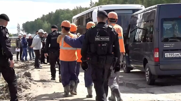 Боздошту латтукӯби сахти муҳоҷирон аз сӯи ОМОН-и Русия