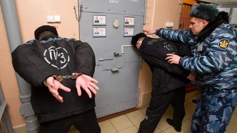 Шаҳрвандони хориҷиро аз зиндонҳои Русия ба кишварҳояшон мефиристанд