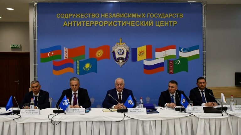 Иштироки низомиёни тоҷик дар машқҳои  низомии Узбекистон