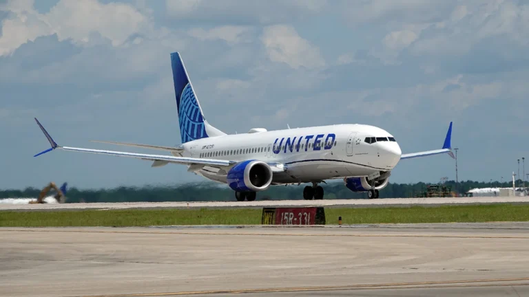 “Сомон Эйр” ҳавопаймоҳои Boeing-и нав мехарад