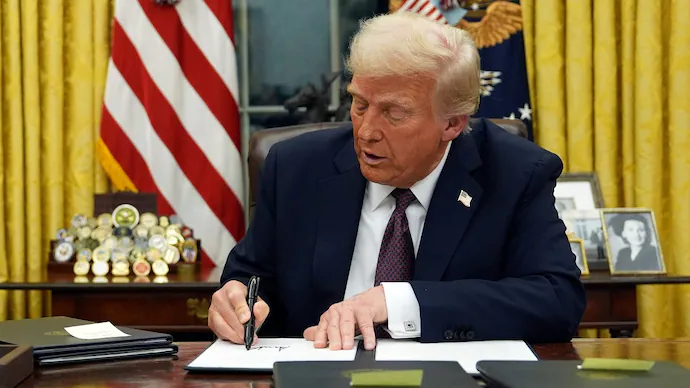 Трамп кумакҳоеро, ки ба Тоҷикистон медод, қатъ мекунад